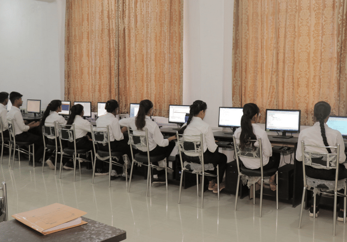 SIGNA Colleges Kanpur Labs photo 5